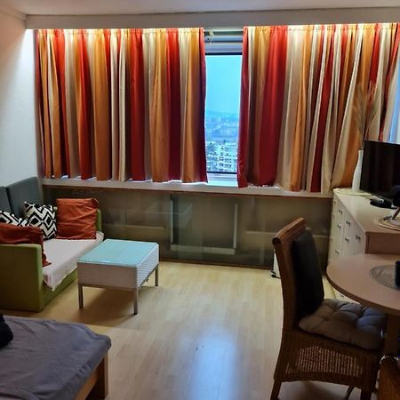 Eine Zimmer Apartment Stuttgart Exteriör bild